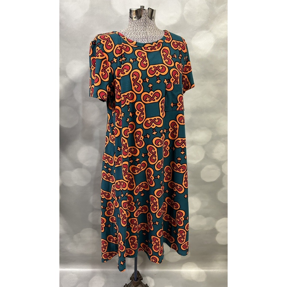 NWOT LuLaRoe Carly Dress in green with crown-like pattern in a size‎ small